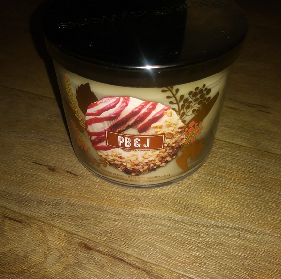 PB&J scented Candle - Picture 2 of 4